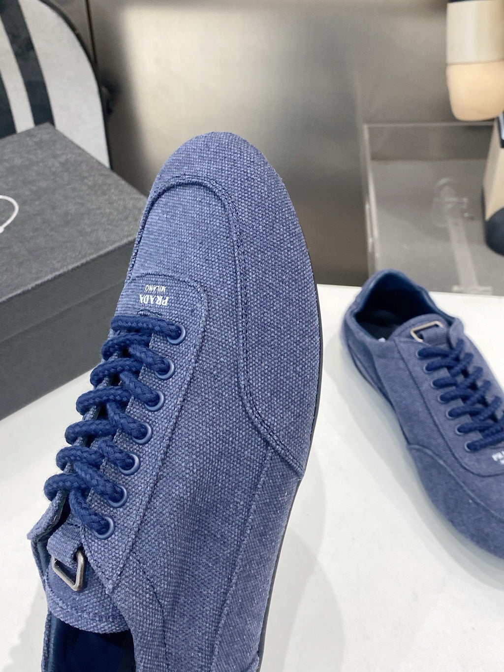 P-Sneakers