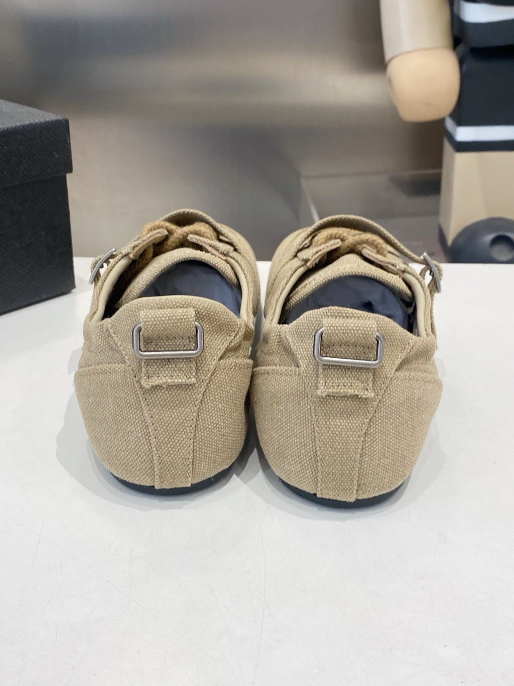 P-Sneakers