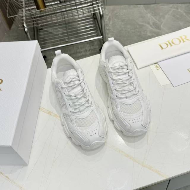 D-Sneakers
