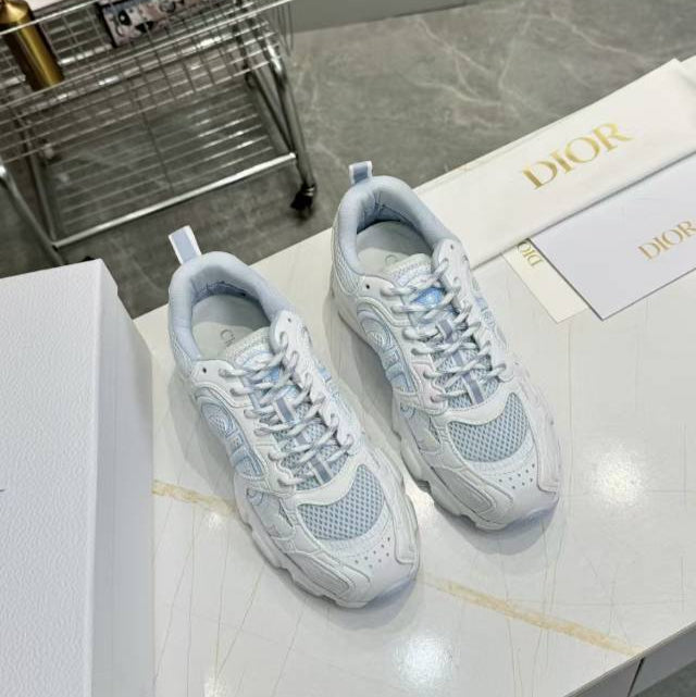 D-Sneakers