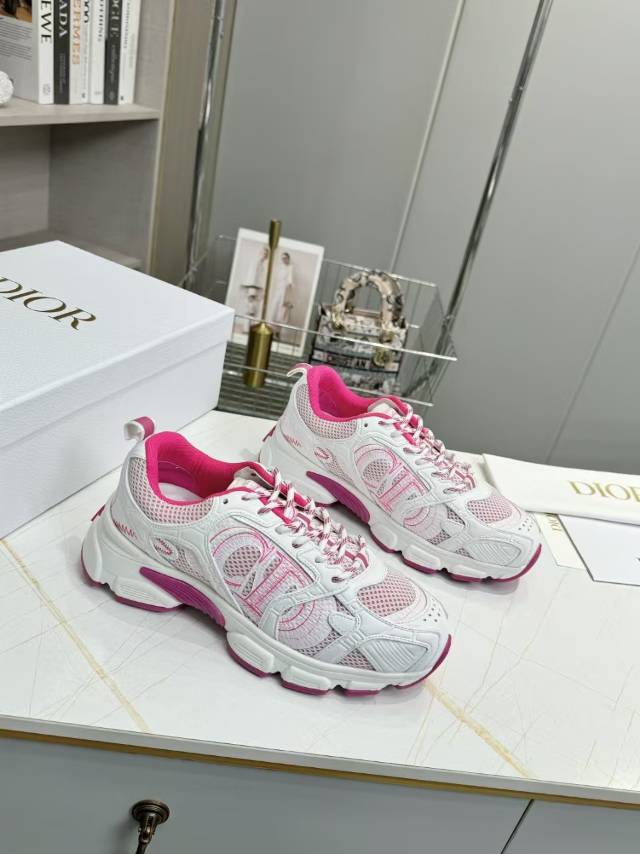 D-Sneakers