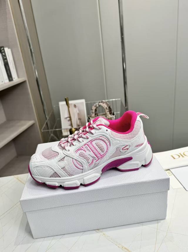 D-Sneakers