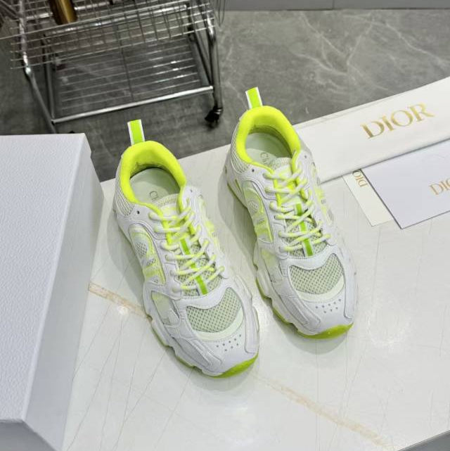 D-Sneakers