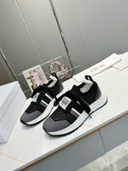 D-Sneakers