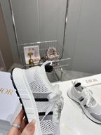 D-Sneakers