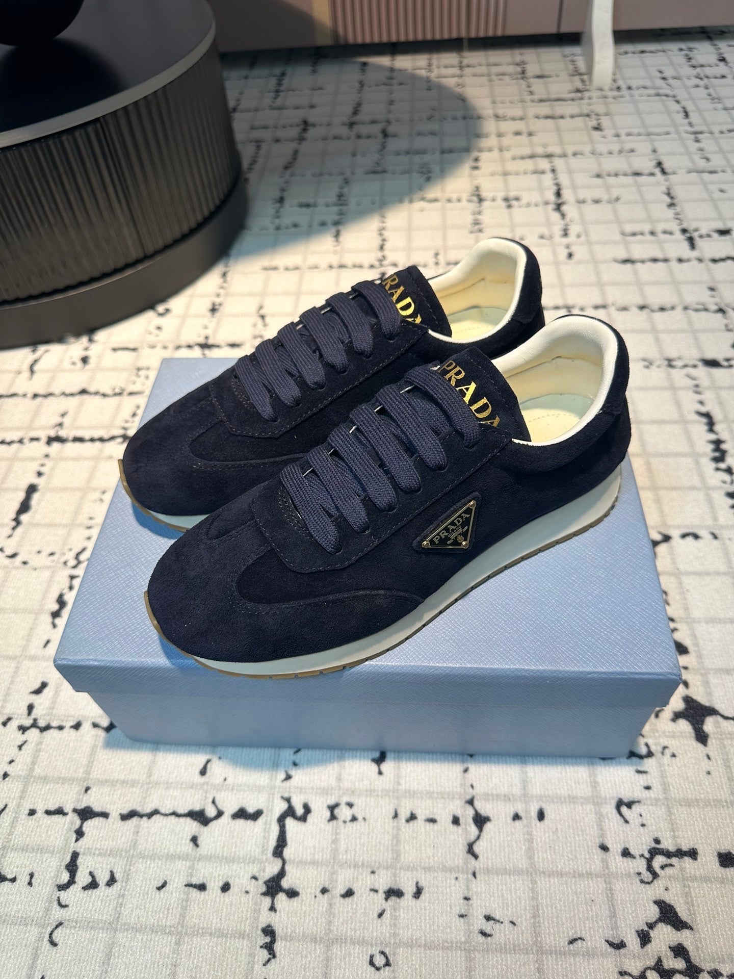 P-Sneakers