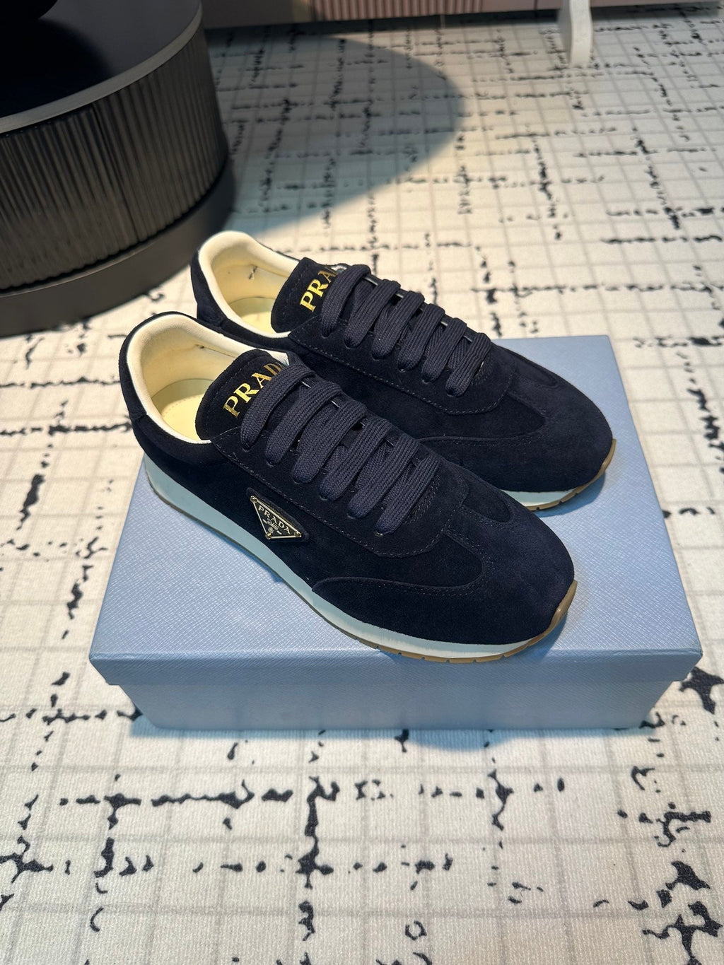 P-Sneakers