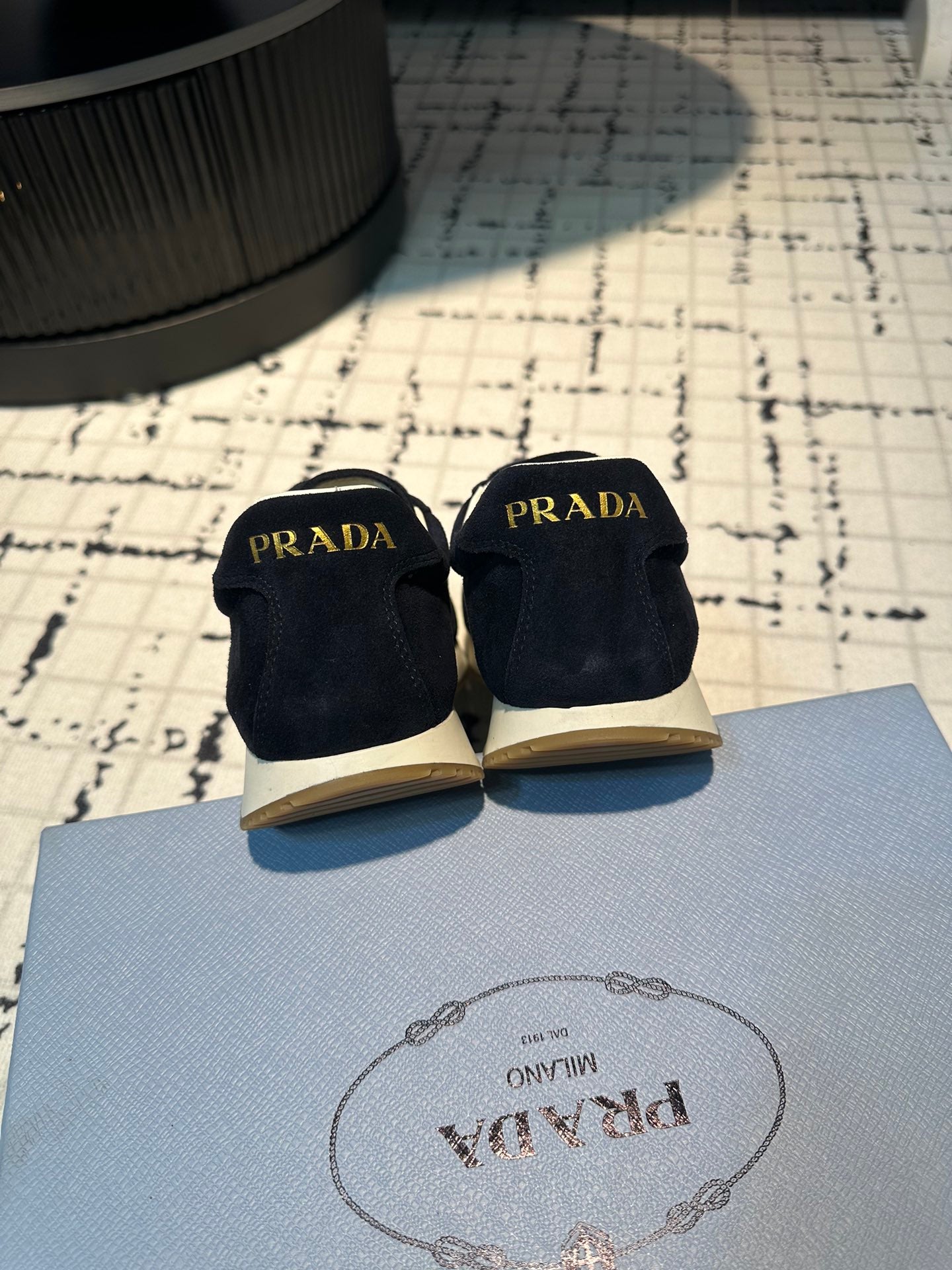 P-Sneakers