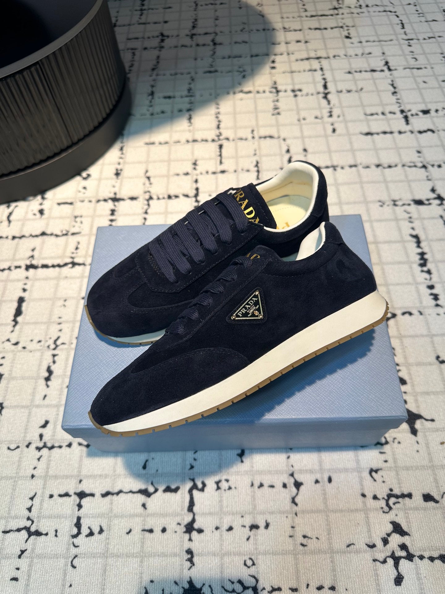 P-Sneakers