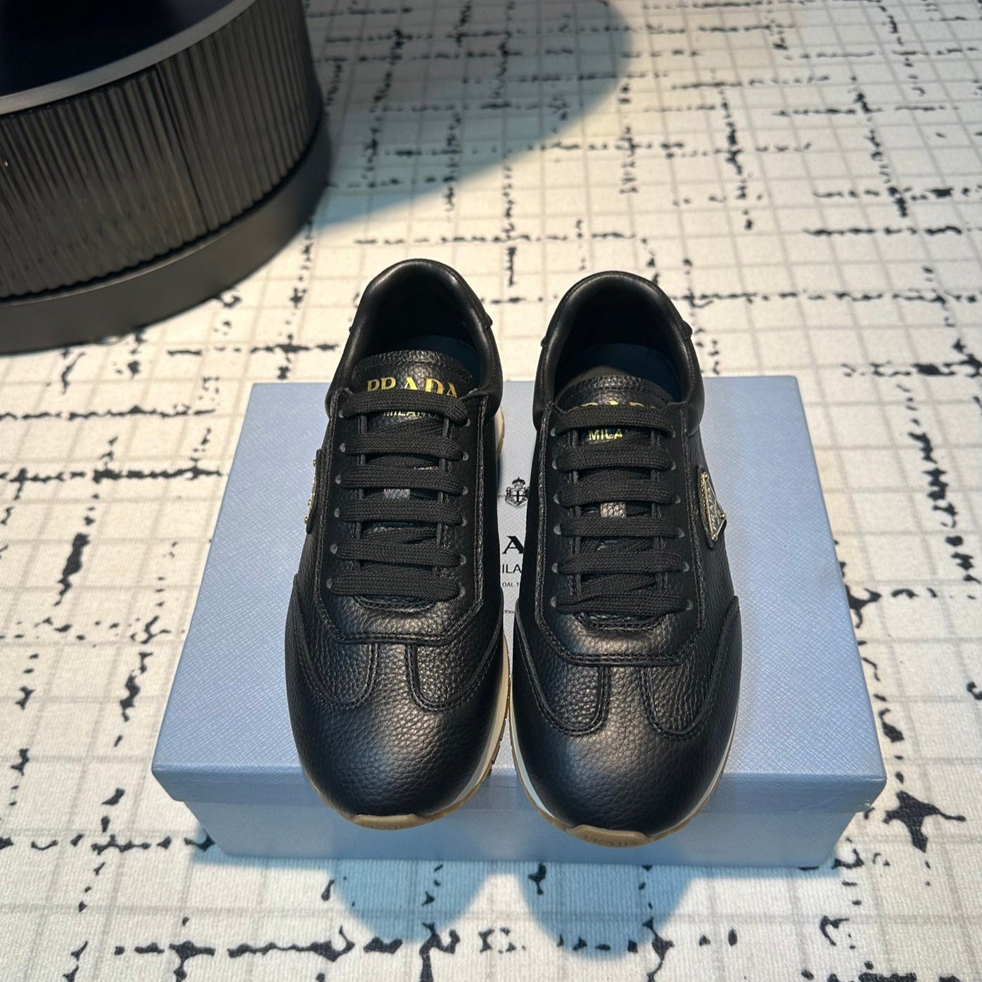 P-Sneakers