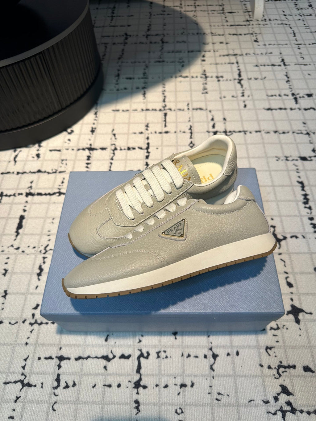 P-Sneakers