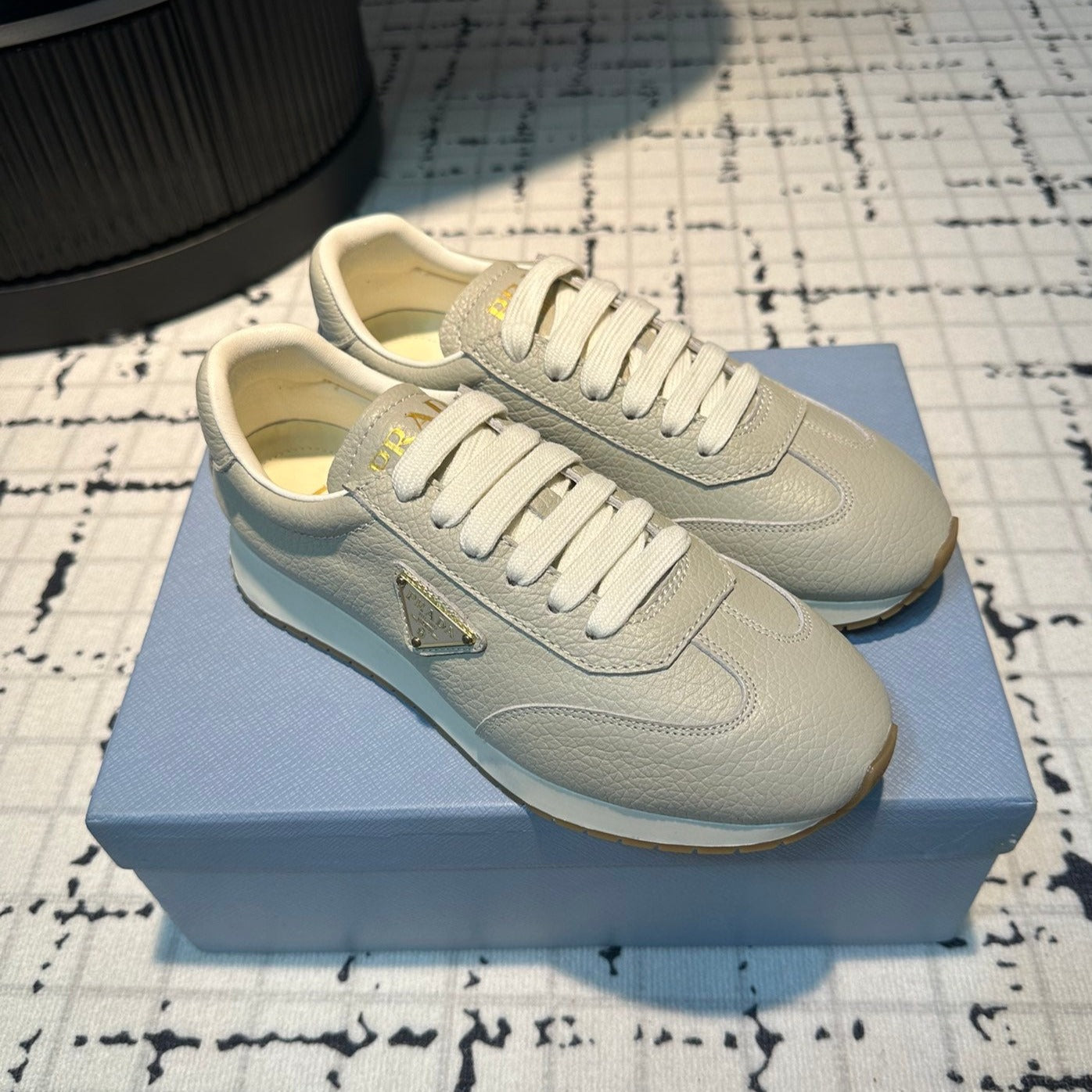 P-Sneakers