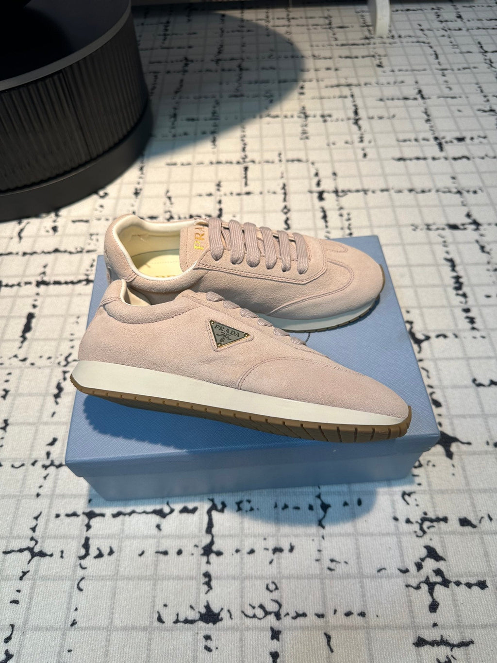 P-Sneakers