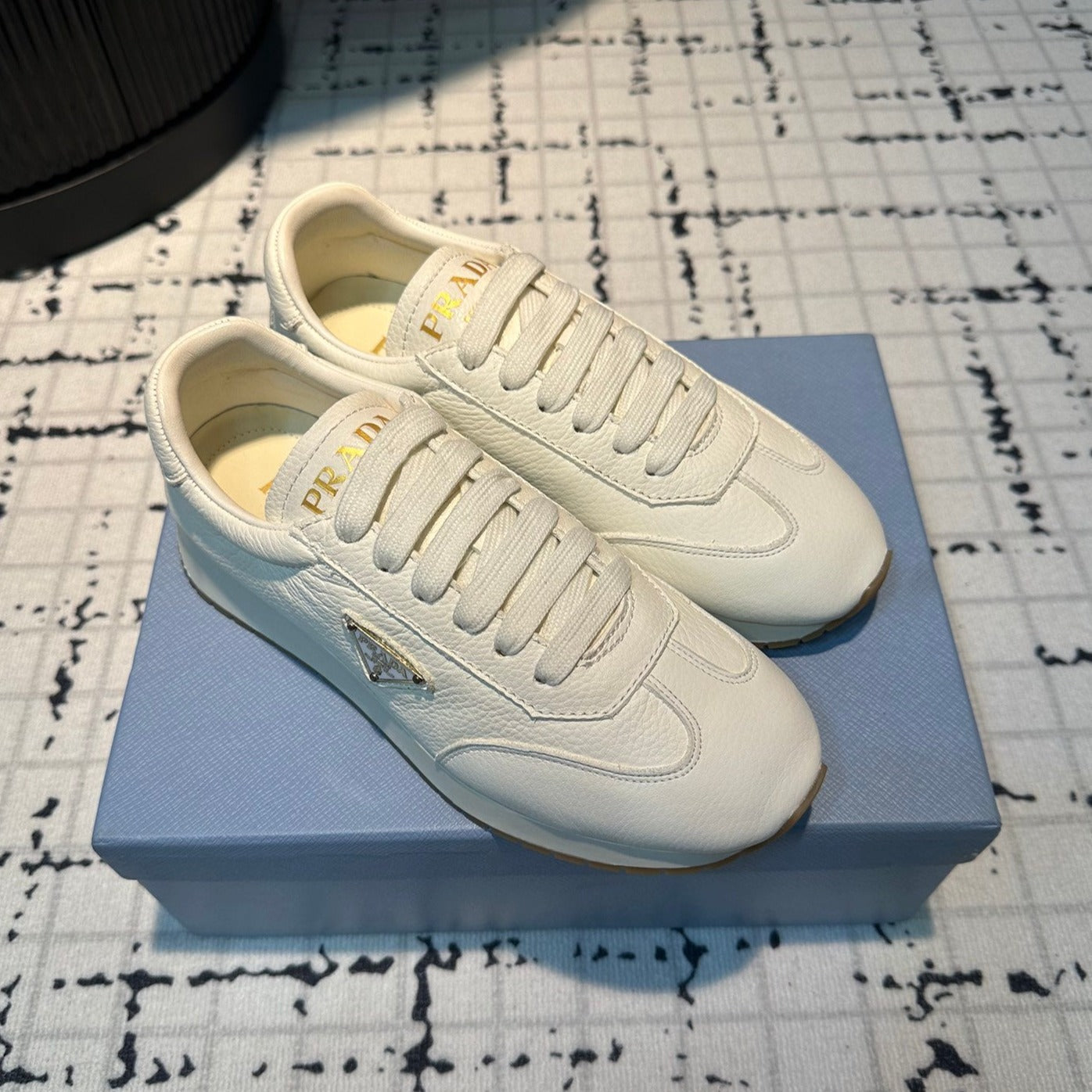 P-Sneakers