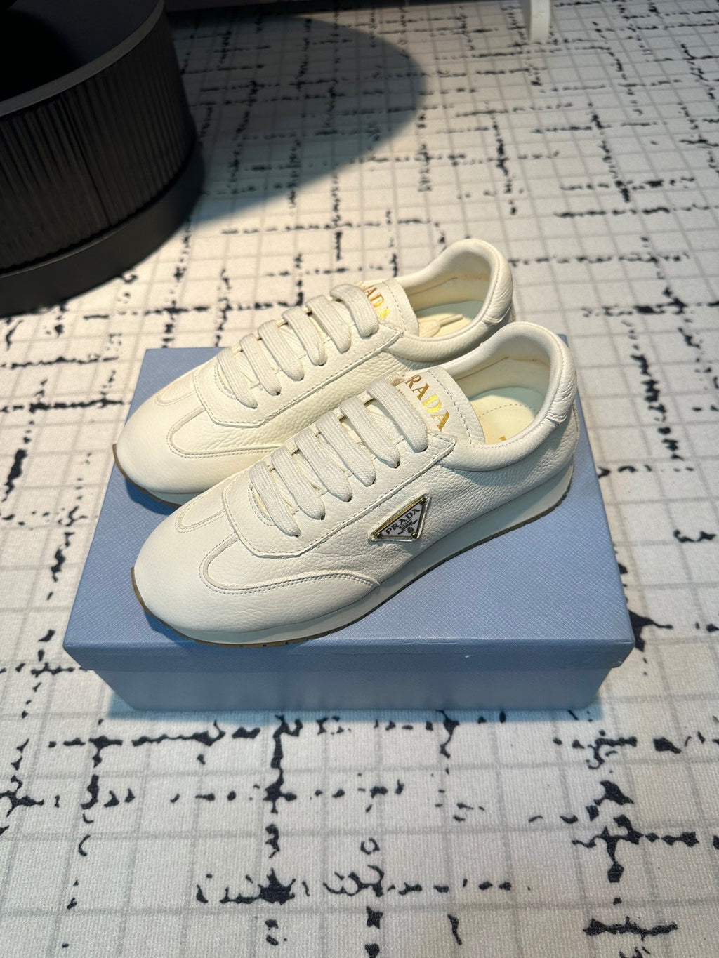 P-Sneakers