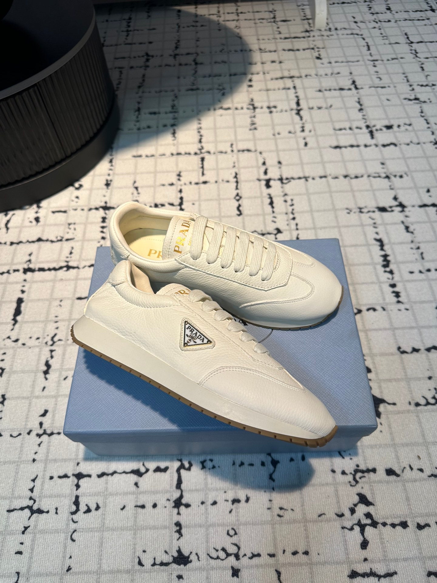 P-Sneakers
