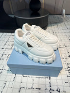 P-Sneakers