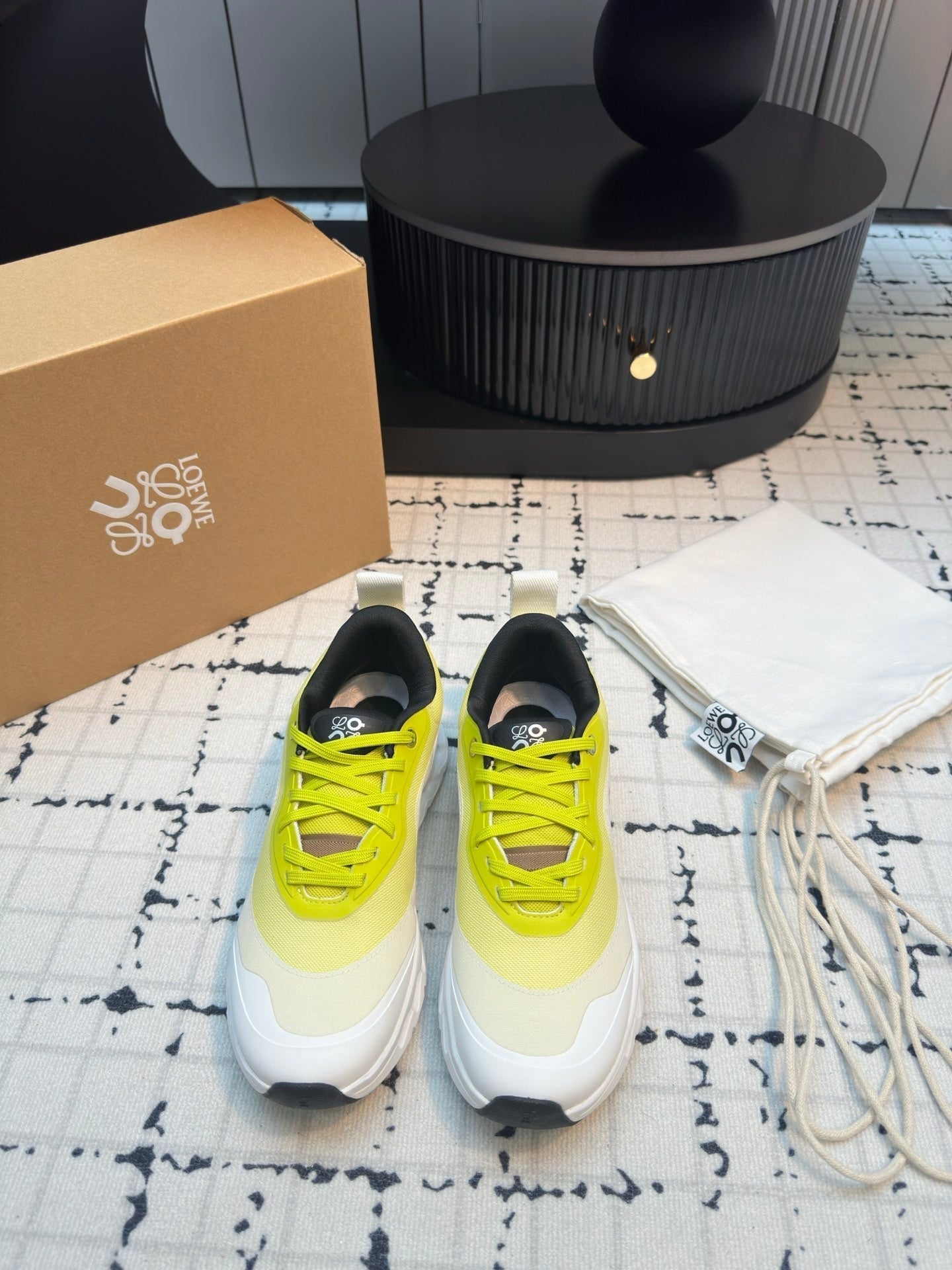 L2-Sneakers