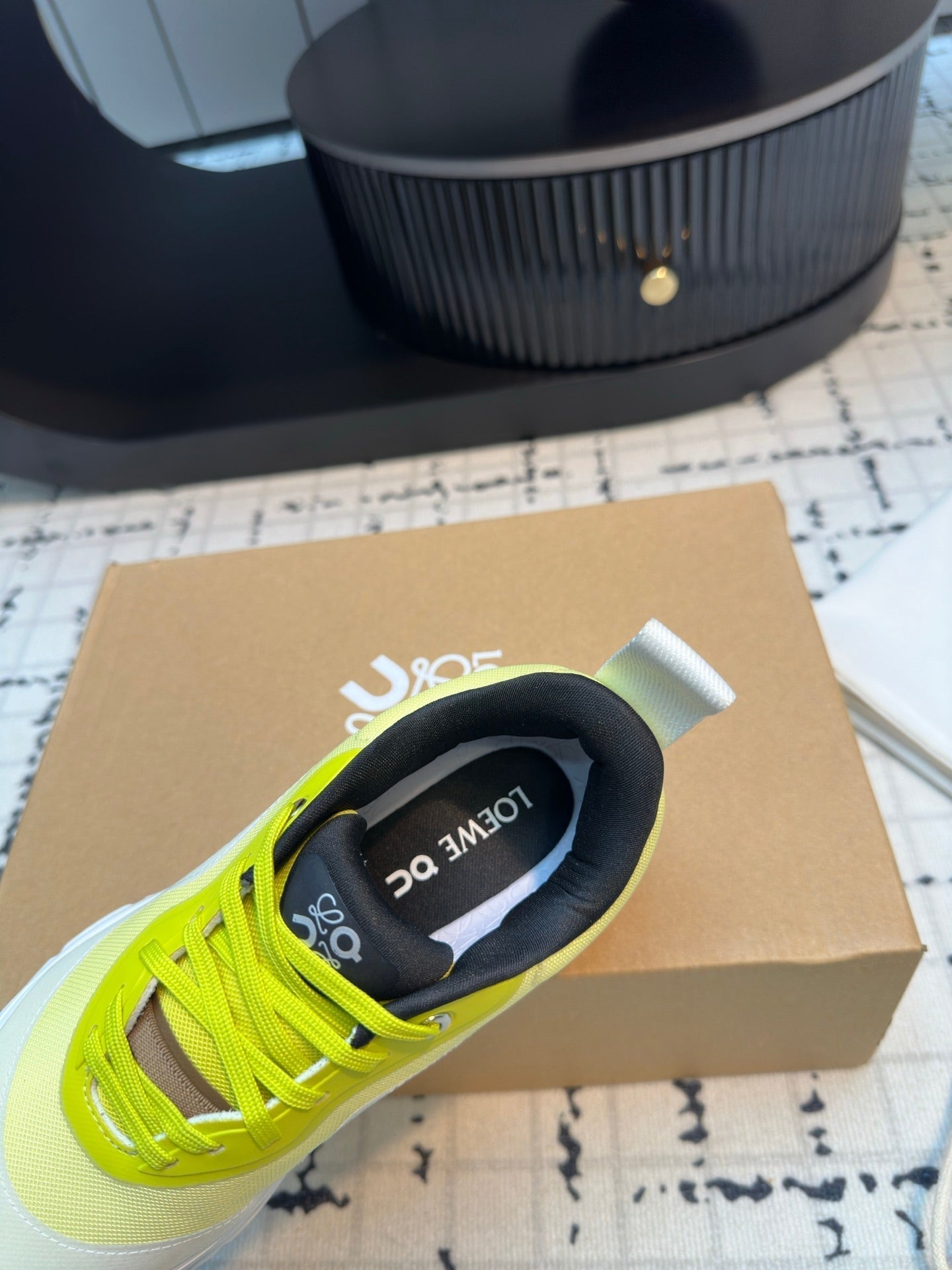 L2-Sneakers