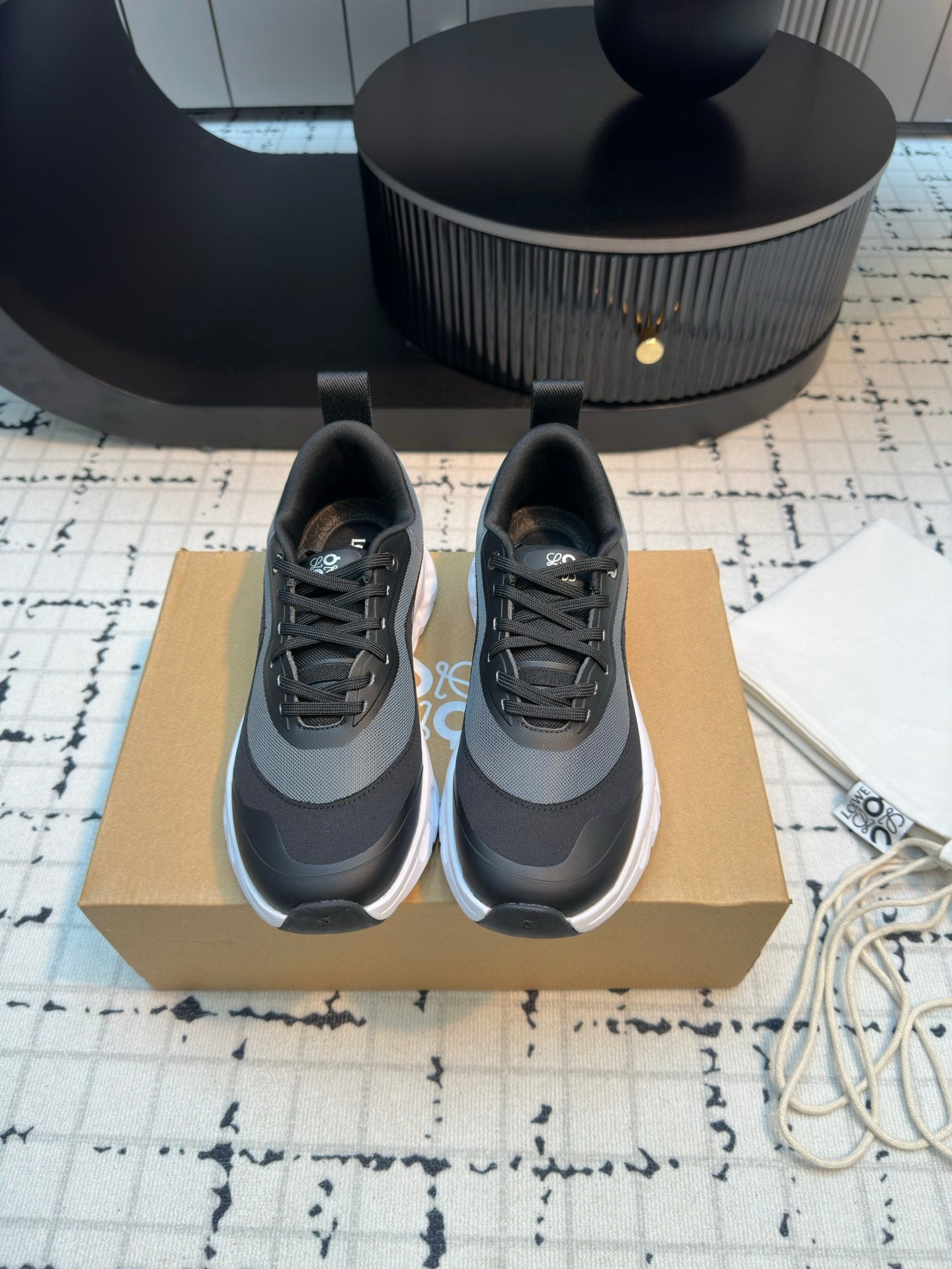 L2-Sneakers