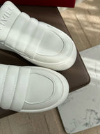 R-Sneakers