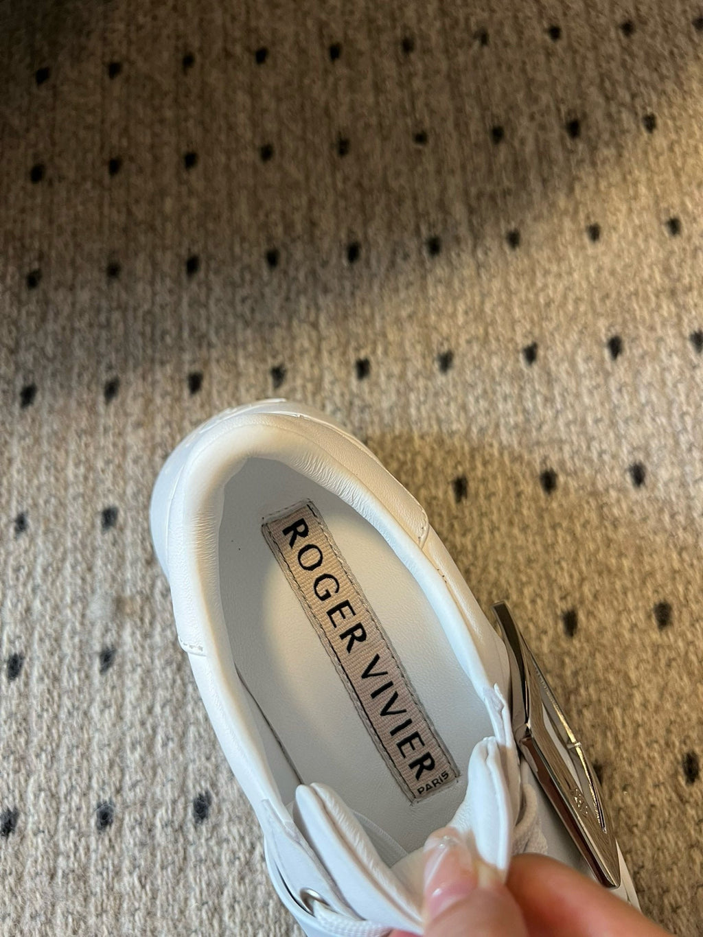 R-Sneakers