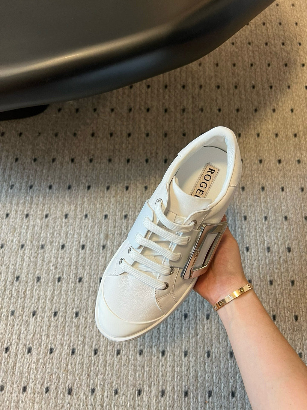 R-Sneakers