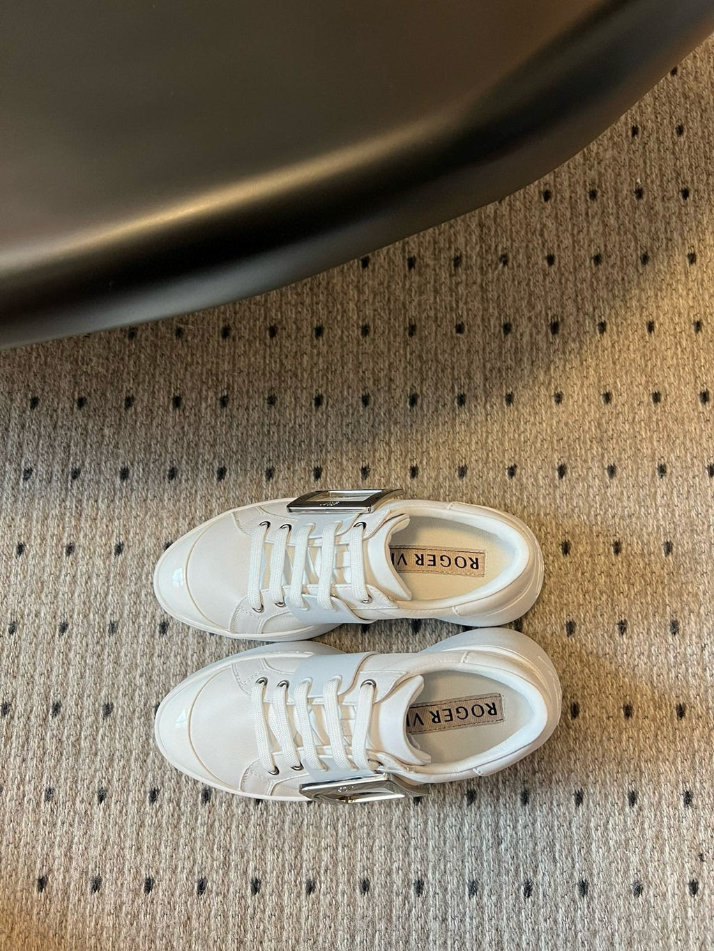 R-Sneakers