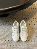 R-Sneakers