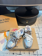 M-Sneakers