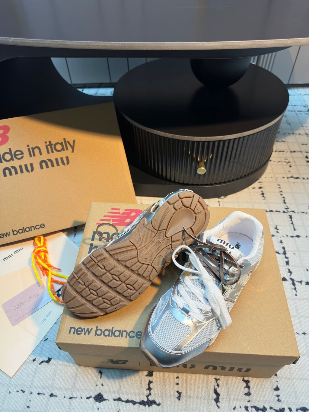 M-Sneakers