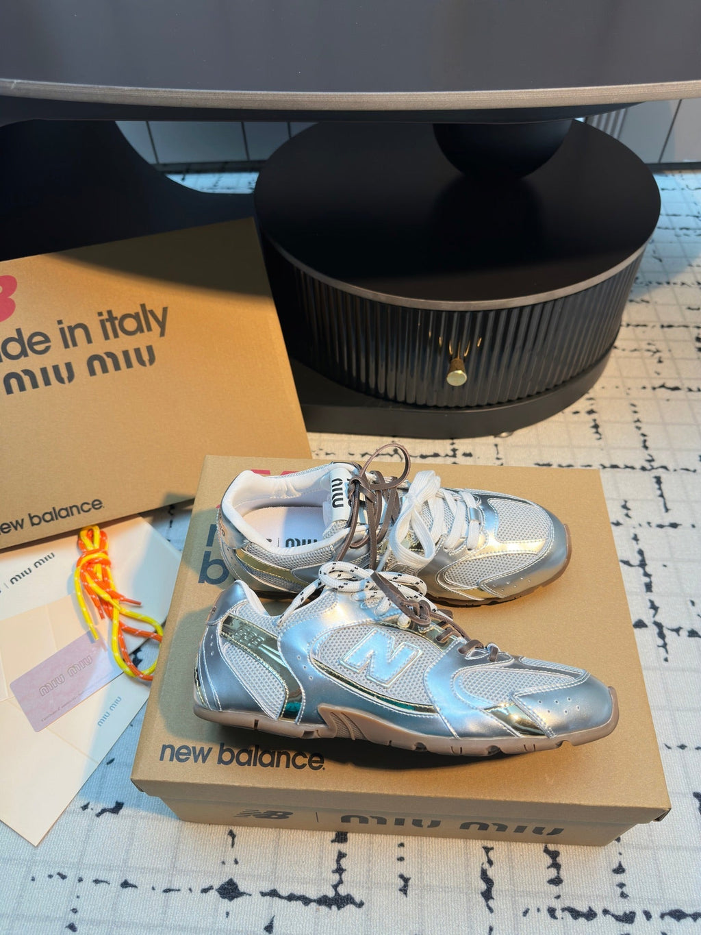 M-Sneakers