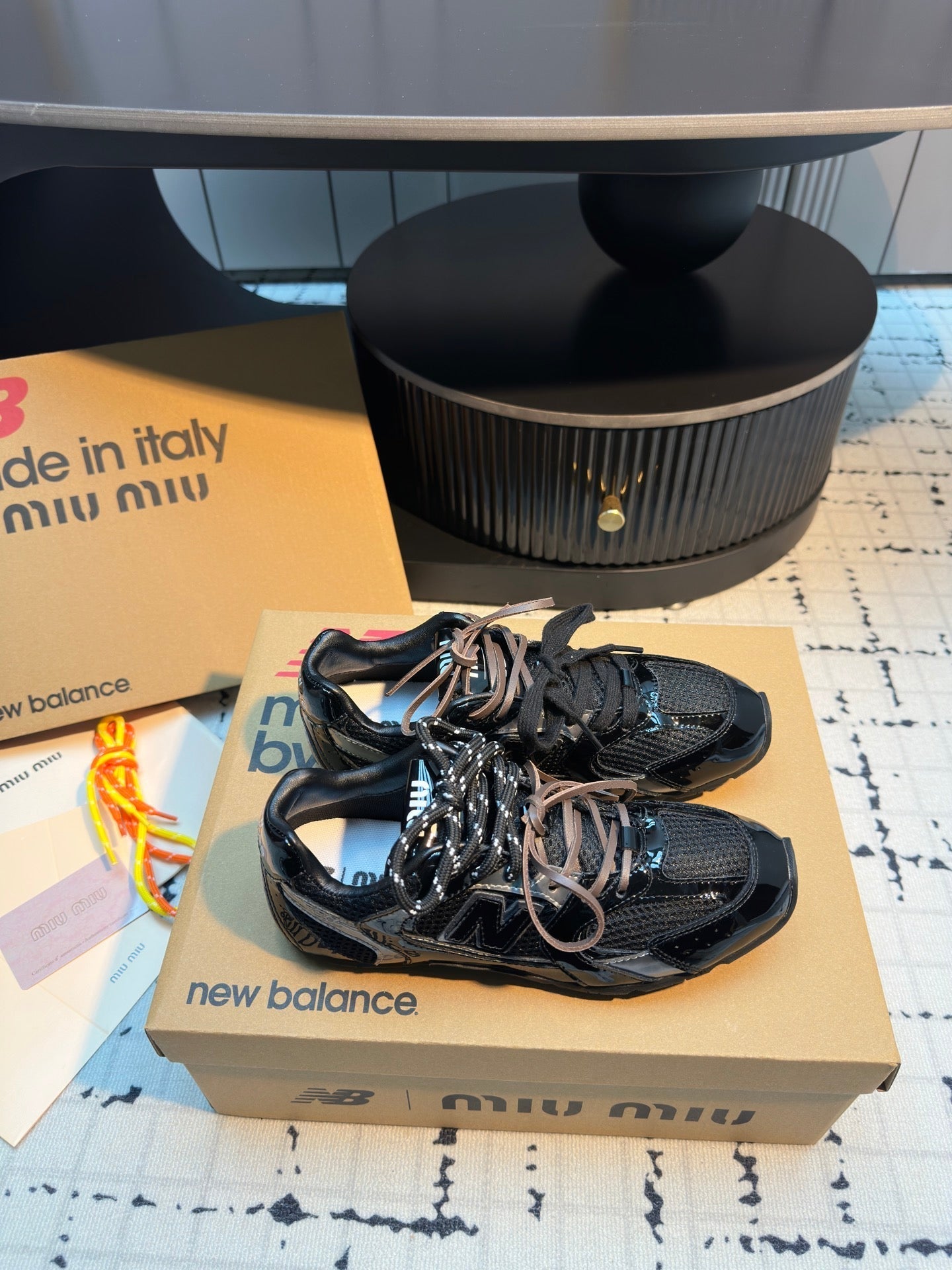 M-Sneakers