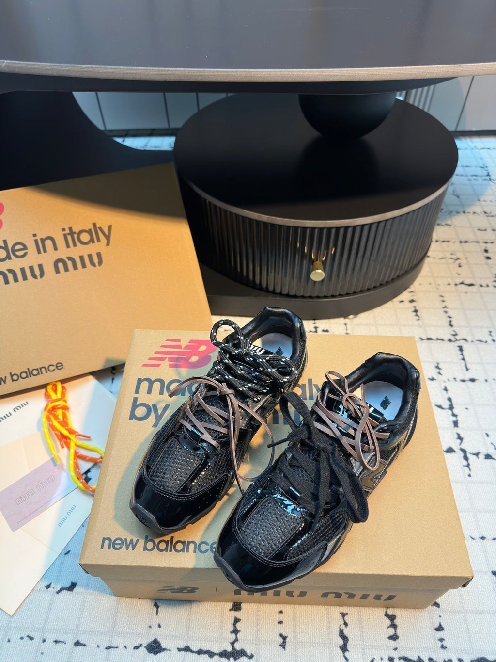 M-Sneakers