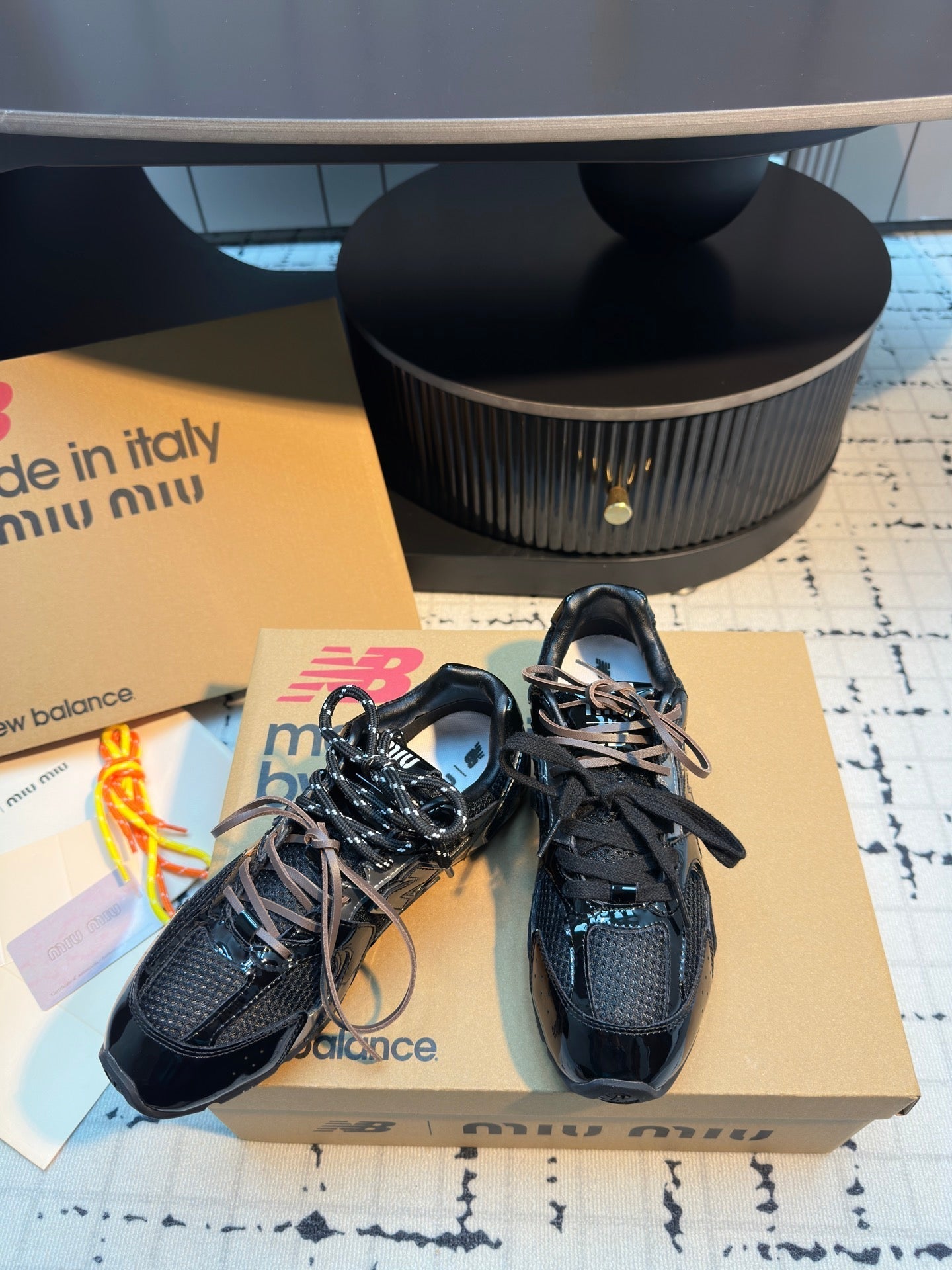 M-Sneakers
