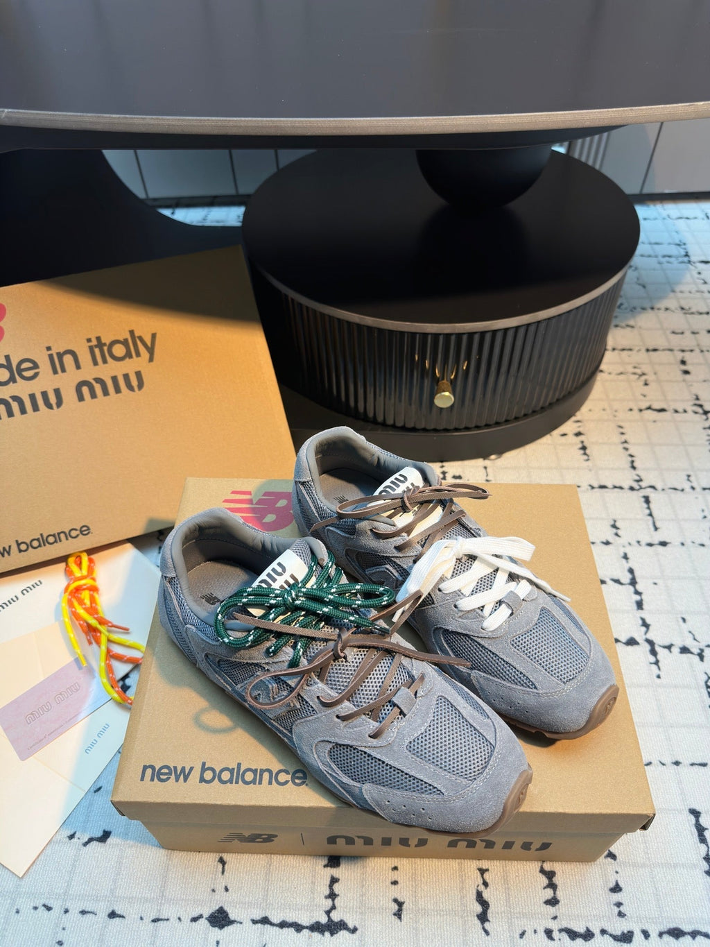 M-Sneakers