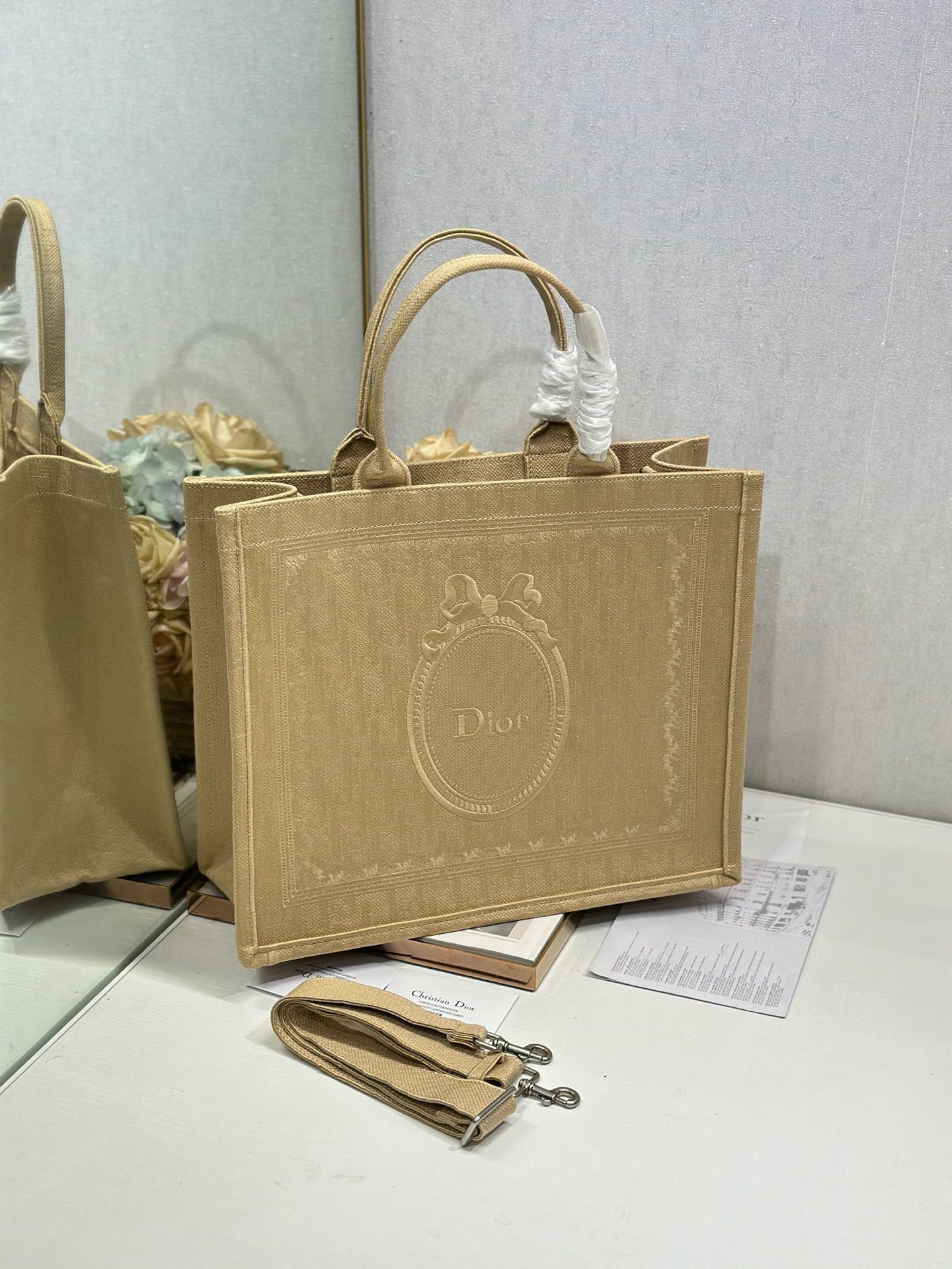 D-Book Tote