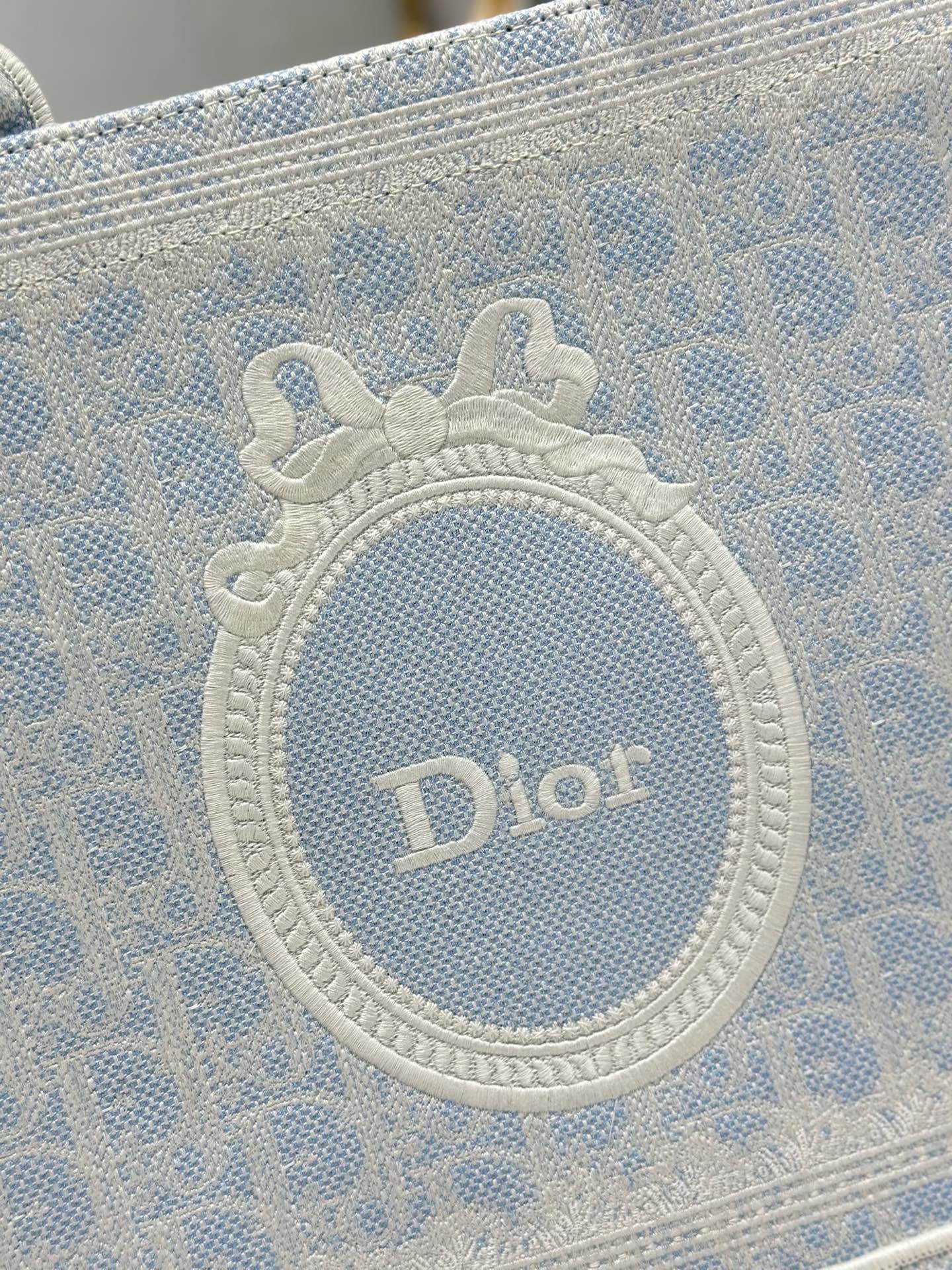 D-Book Tote