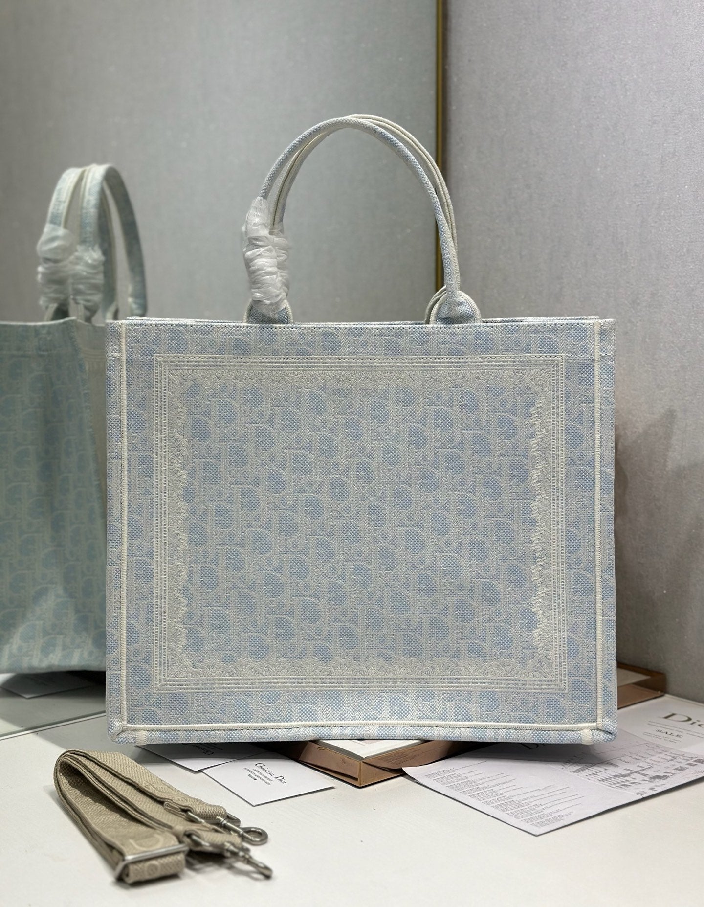 D-Book Tote