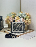 D-Book Tote