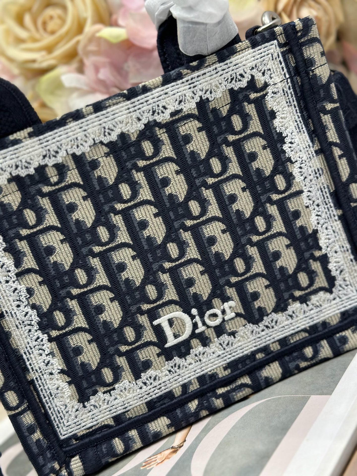 D-Book Tote