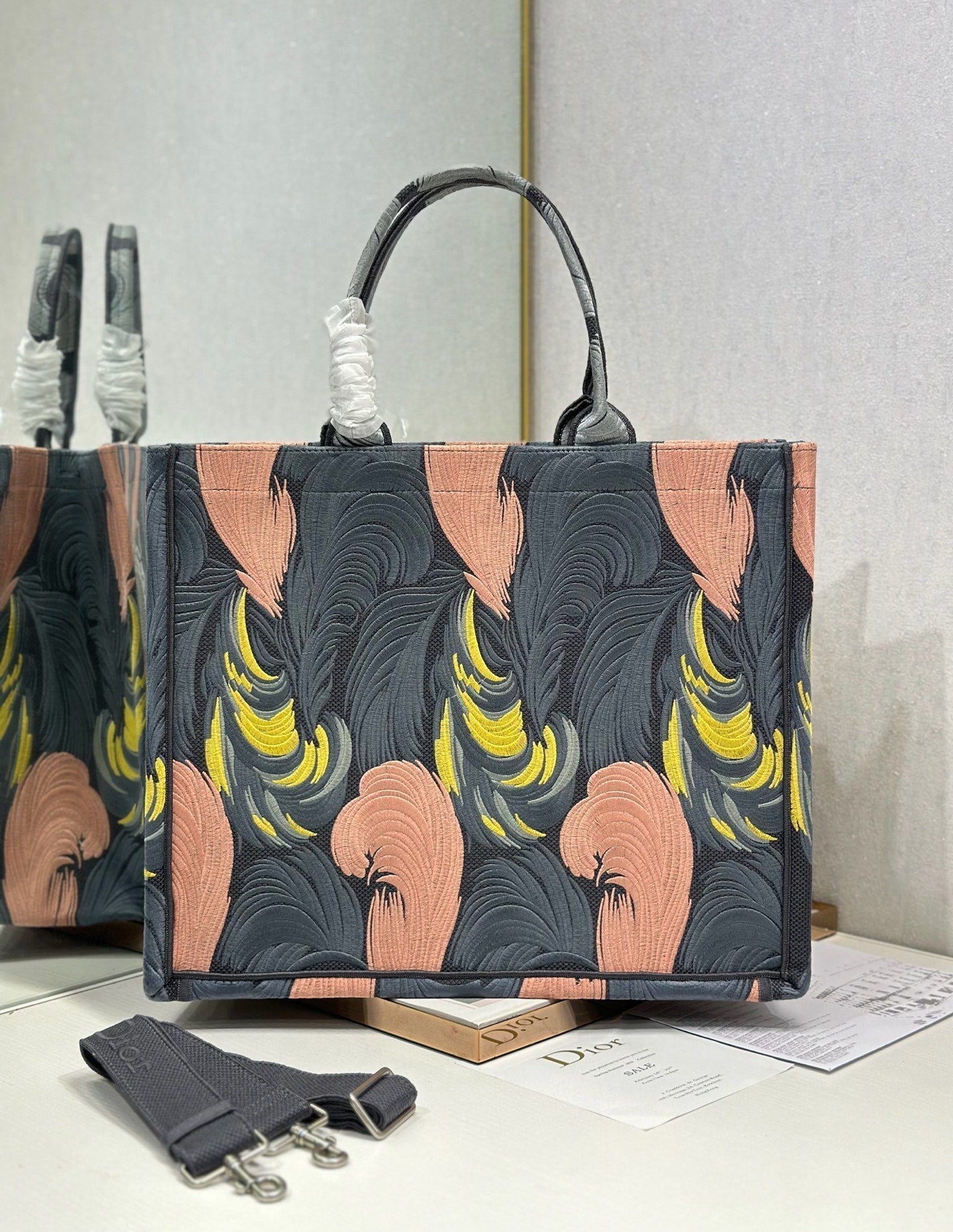 D-Book Tote