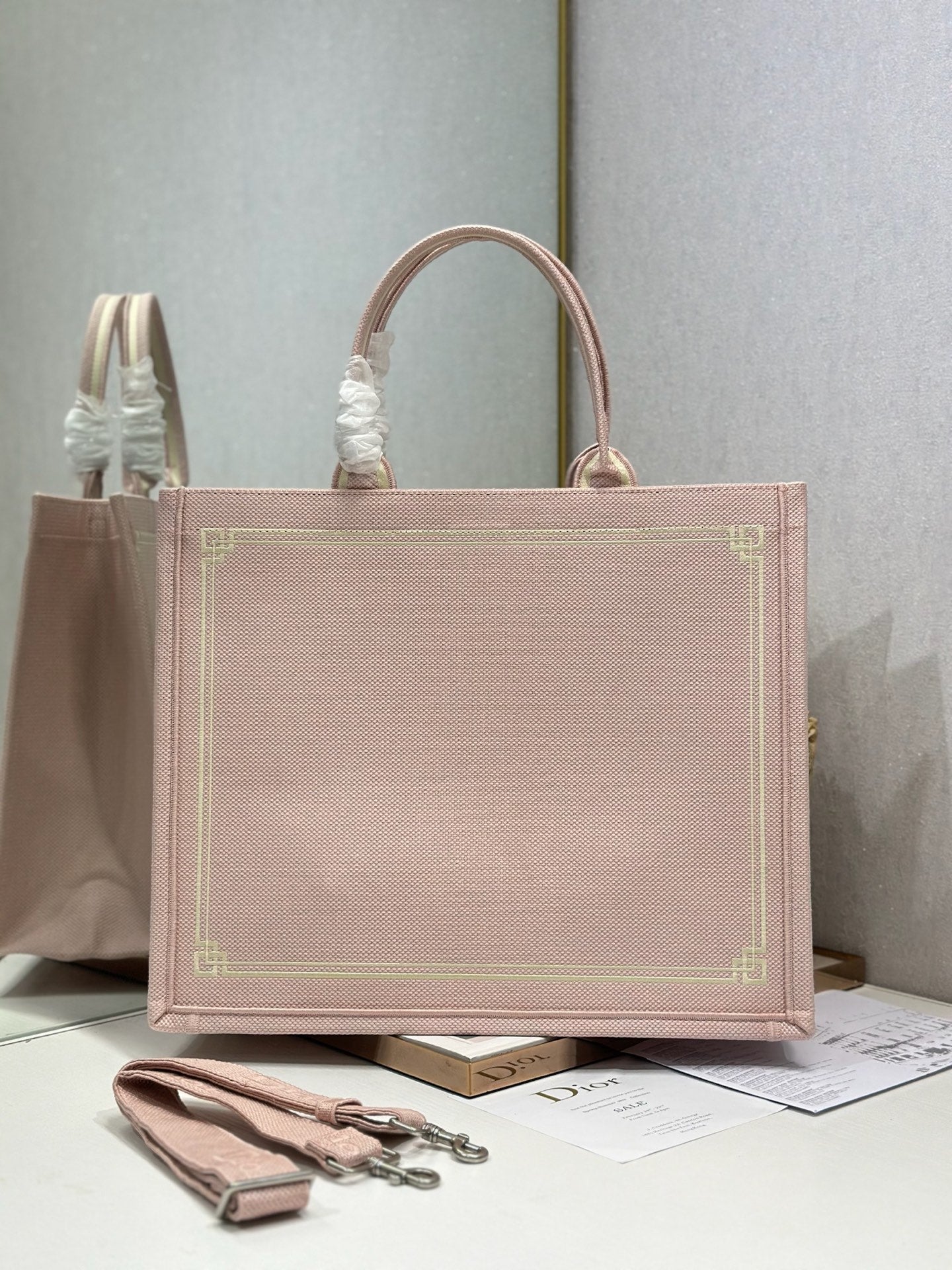 D-Book Tote