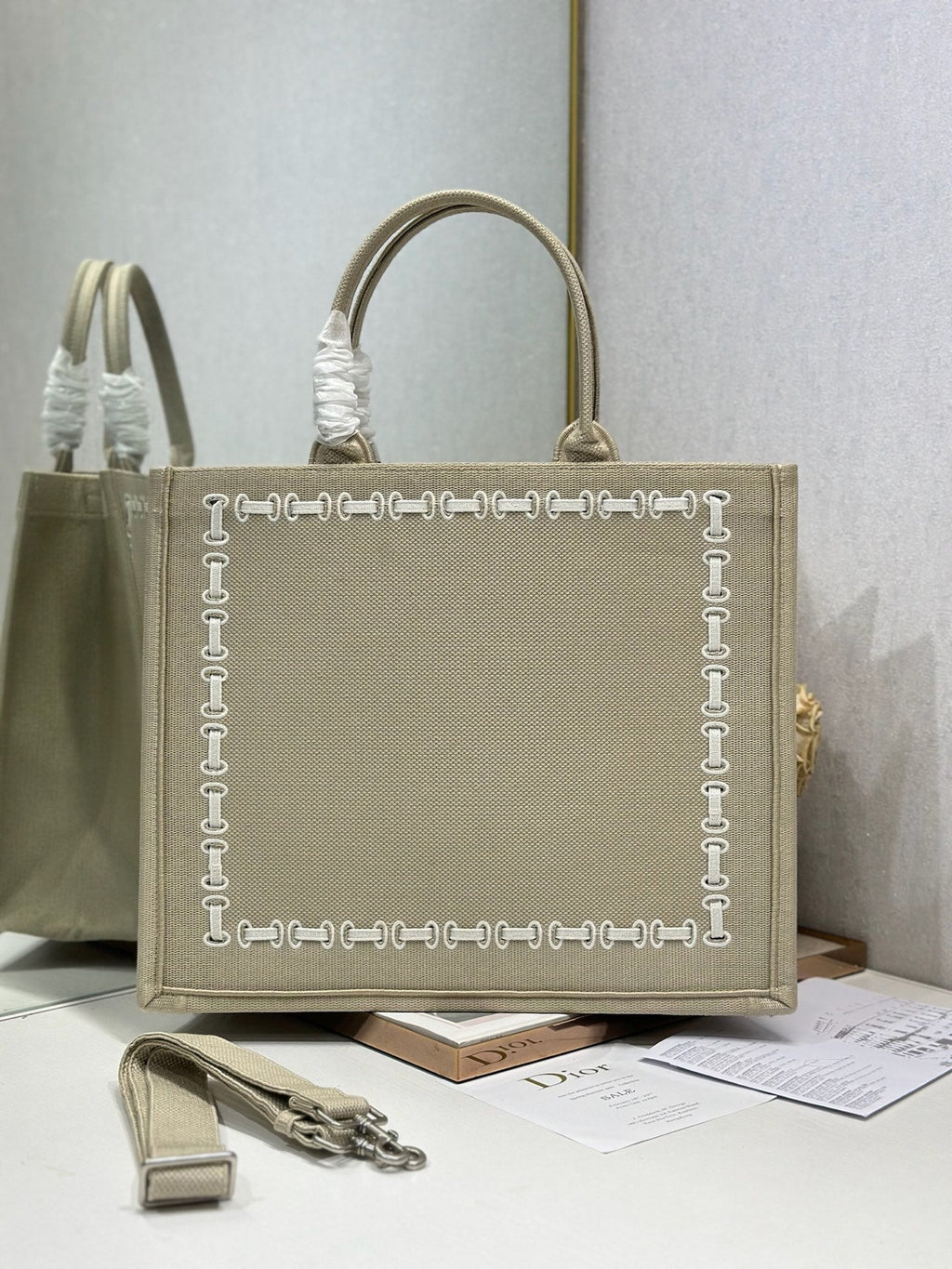 D-Book Tote