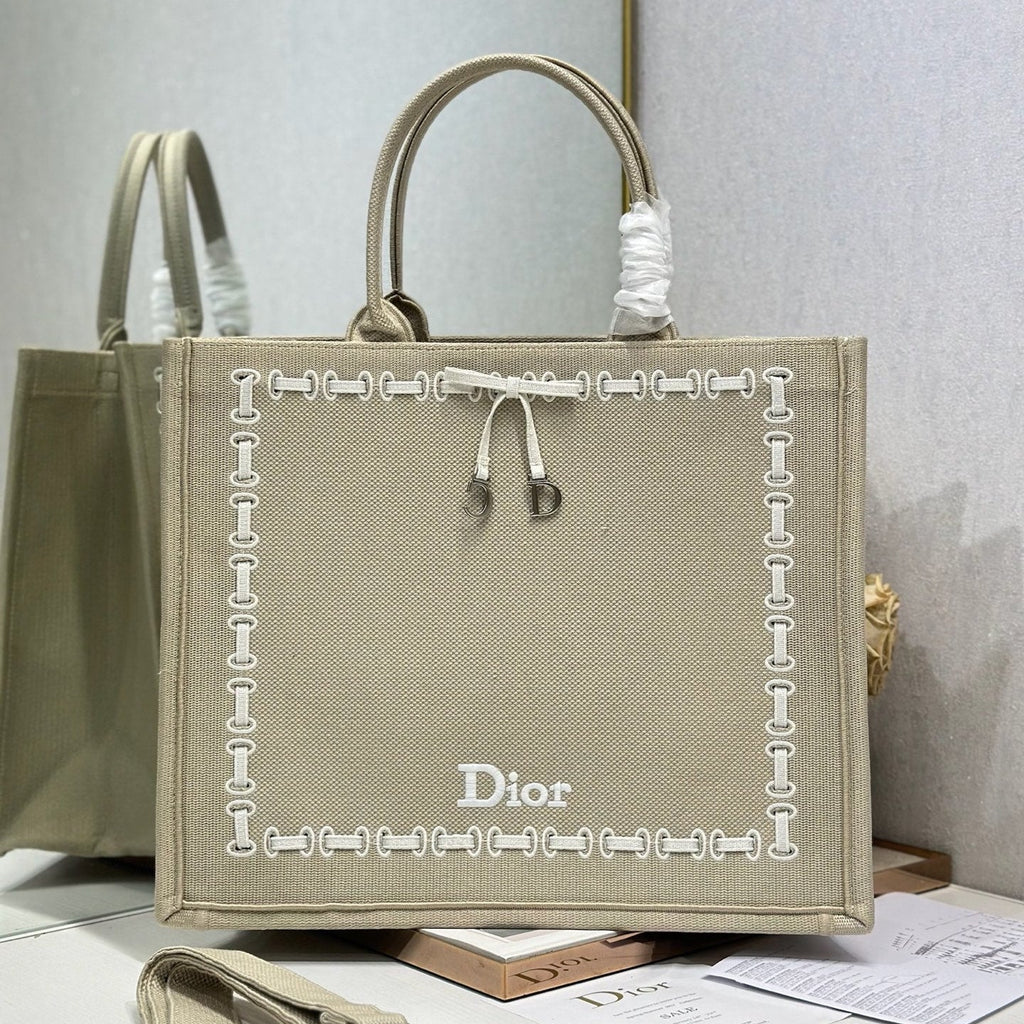 D-Book Tote