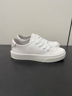L-Sneakers