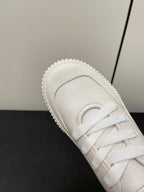 L-Sneakers