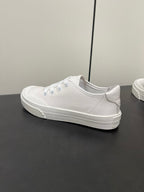 L-Sneakers