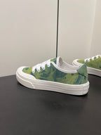 L-Sneakers