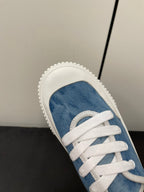 L-Sneakers